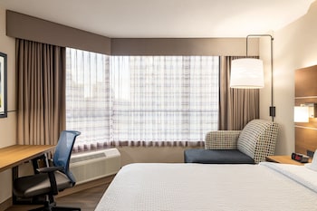 Standard Room, 1 King Bed (Low Floor)