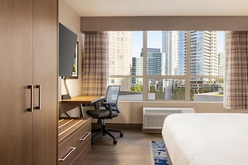 Suite, 1 Bedroom, City View