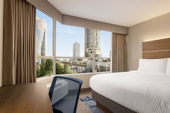Suite, 1 King Bed with Sofa bed, City View