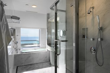 Balcony Suite Twin, Non-Smoking, Ocean View