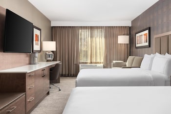 Room, 2 Queen Beds, Accessible (Mobility & Hearing, Roll-in Shower)
