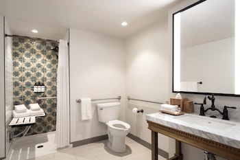 Room, 2 Queen Beds, Accessible (Shower)