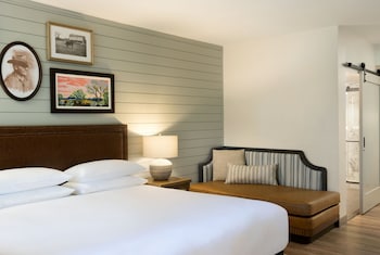 Room, 1 King Bed (Retreat Floor)