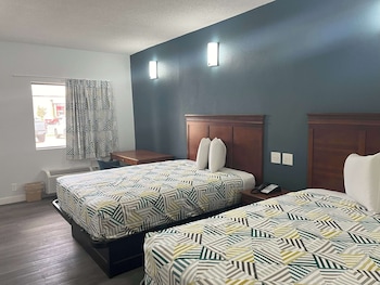 Deluxe Room, 2 Queen Beds, Smoking, Refrigerator & Microwave