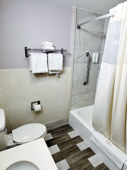 Standard Room, Multiple Beds, Non Smoking
