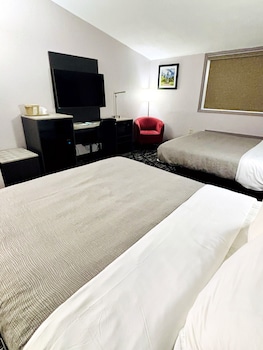 Standard Room, 2 Queen Beds, Non Smoking