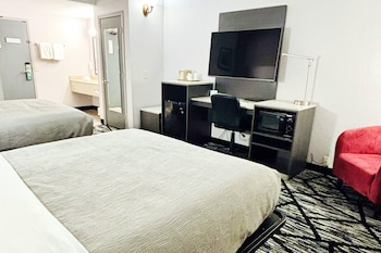 Standard Room, 2 Queen Beds, Non Smoking