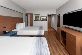 Room, 2 Queen Beds (Mobility, Bathtub W/grab Bars)