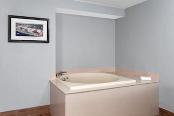 Studio Suite, 1 King Bed, Non Smoking, Jetted Tub