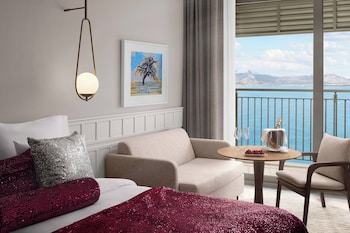Honeymoon Room, Sea View