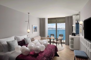 Honeymoon Room, Sea View