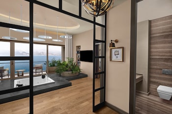 Suite (Ocean)