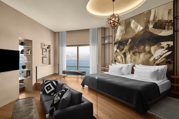 Suite (Ocean)