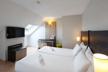 Room, Multiple Beds