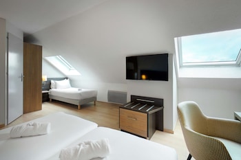 Room, Multiple Beds
