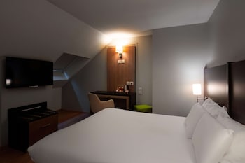 Room, Multiple Beds