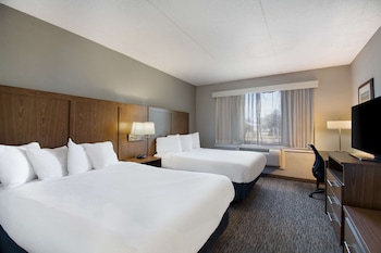 Standard Room, 2 Queen Beds, Refrigerator & Microwave, Pool View (2nd Floor)
