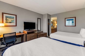 Suite, 2 Queen Beds, Refrigerator & Microwave, Poolside (1st Floor)