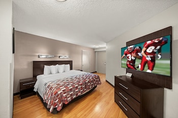 Suite, 1 King Bed, Smoking
