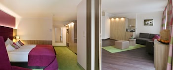 Deluxe Suite, 1 King Bed