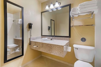 Standard Room, 1 King Bed, Accessible, Refrigerator & Microwave