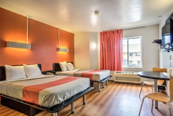 Standard Room, 2 Double Beds, Non Smoking, Refrigerator & Microwave