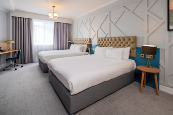 Family Room, 2 Double Beds (Classic. Queens Wing)
