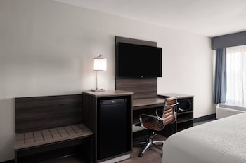Standard Room, 1 King Bed