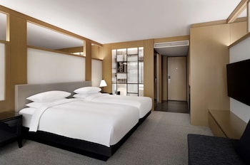 Room, 2 Twin Beds, Mountain View