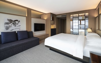 Room, 1 King Bed, Mountain View