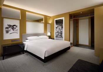 Club Room, 1 King Bed