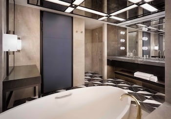Suite (Diplomatic)