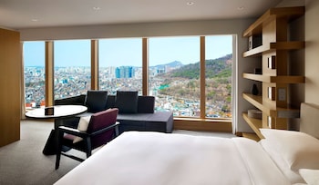 Room, 2 Twin Beds, Corner