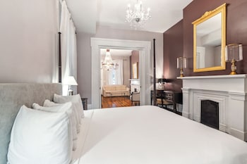Junior Suite, 1 King Bed with Sofa bed