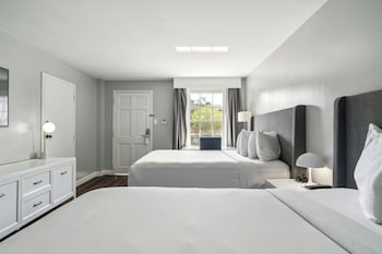 Standard Room, 2 Queen Beds, Accessible