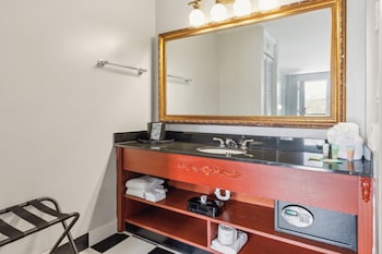 Standard Room, 2 Queen Beds, Accessible