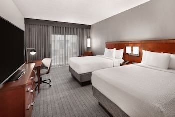Room, 2 Double Beds (Hearing Accessible)