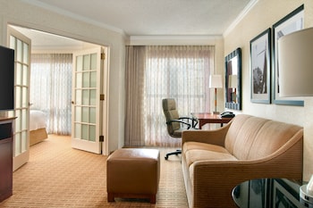 Suite, 1 Bedroom (Mobility/Hearing Accessible, Tub)