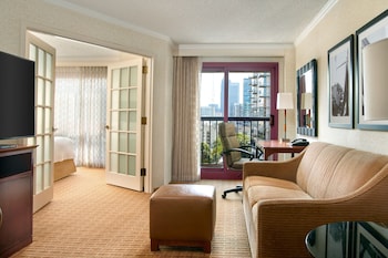 Suite, 1 Bedroom, Balcony, City View (Mobility/Hearing Accessible, Tub)