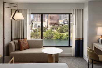 Room, 1 King Bed, Lake View