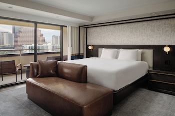 Room, 1 King Bed, Lake View (Residence)