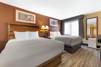 Standard Room, 2 Queen Beds, Non Smoking