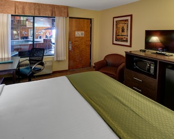 Standard Room, 1 King Bed, Non Smoking
