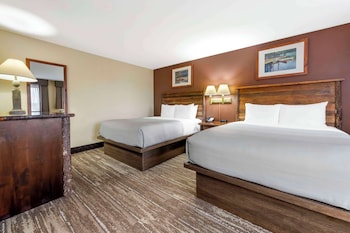 Room, 2 Queen Beds, Accessible, Non Smoking