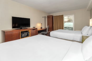 Room, 2 Queen Beds, Non Smoking (Upgrade)