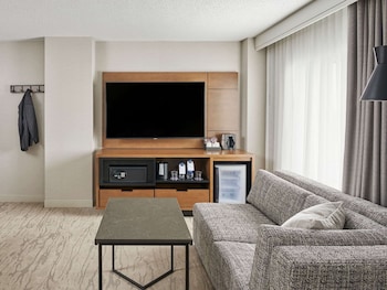 Room (2 Double Beds & Sofa bed, High Floor)