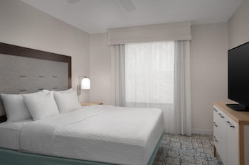 Suite, 1 King Bed, Accessible, Bathtub