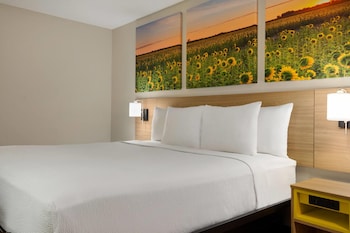Standard Room, 1 King Bed