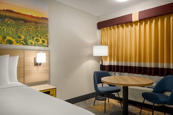 Standard Room, 1 King Bed