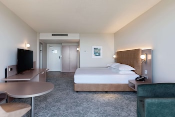 Deluxe Room, 1 King Bed